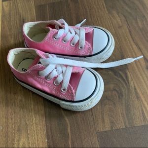 Converse size 4